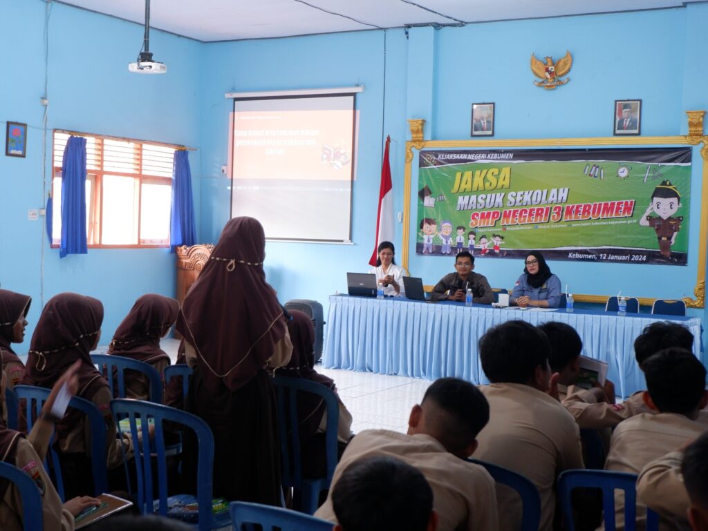 penyuluhan hukum, jaksa masuk sekolah, kejaksaan, smp negeri 3 kebumen